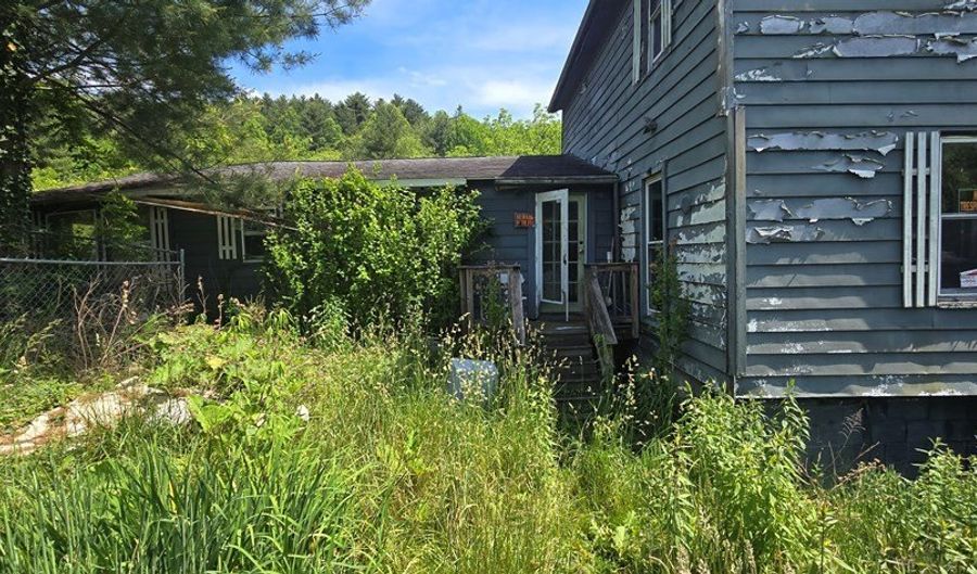 136 Beckelheimer St, Beaver, WV 25878 - 3 Beds, 1 Bath