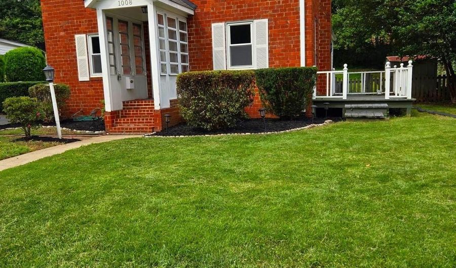 1008 N ROOSEVELT St, Arlington, VA 22205 - 3 Beds, 2 Bath