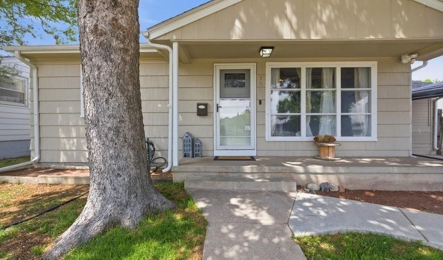 1524 WILLOW Dr, Cheyenne, WY 82001 - 3 Beds, 2 Bath