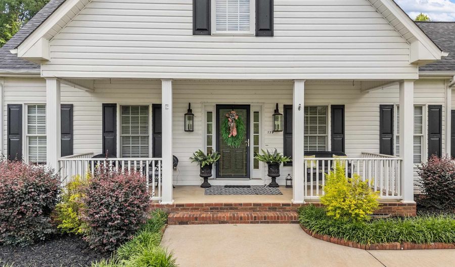 379 Shallowford Dr, Boiling Springs, SC 29316 - 4 Beds, 4 Bath