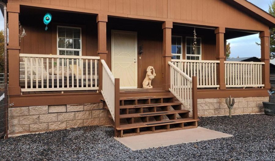 8 N Apache County Rd 3592, Vernon, AZ 85940 - 2 Beds, 2 Bath
