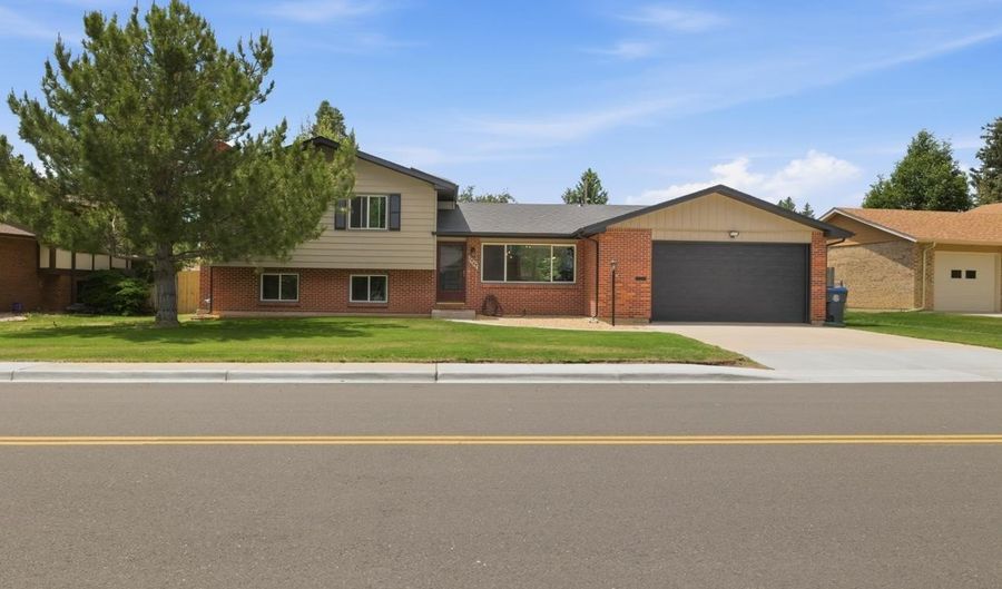 1949 CHESHIRE Dr, Cheyenne, WY 82001 - 3 Beds, 3 Bath