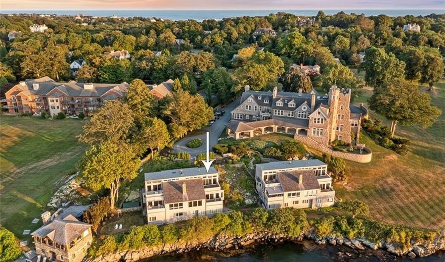 127 Harrison Ave 10, Newport, RI 02840 - 4 Beds, 5 Bath