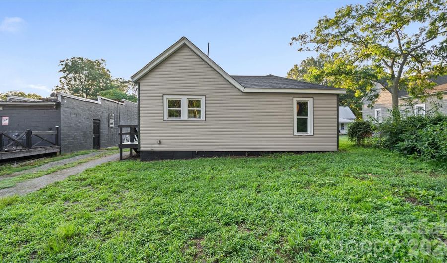 633 Austin St, Albemarle, NC 28001 - 2 Beds, 2 Bath