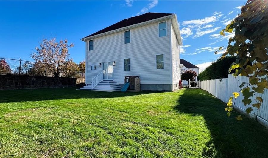 41 Follett St, East Providence, RI 02914 - 4 Beds, 2 Bath