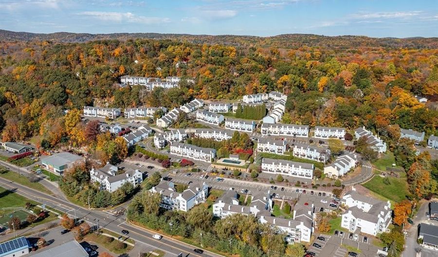 55 Mill Plain Rd 34-17, Danbury, CT 06811 - 1 Beds, 1 Bath