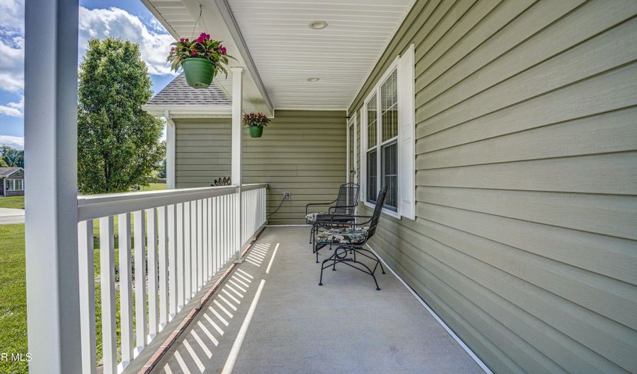 17500 Bridle Dr, Abingdon, VA 24210 - 3 Beds, 2 Bath