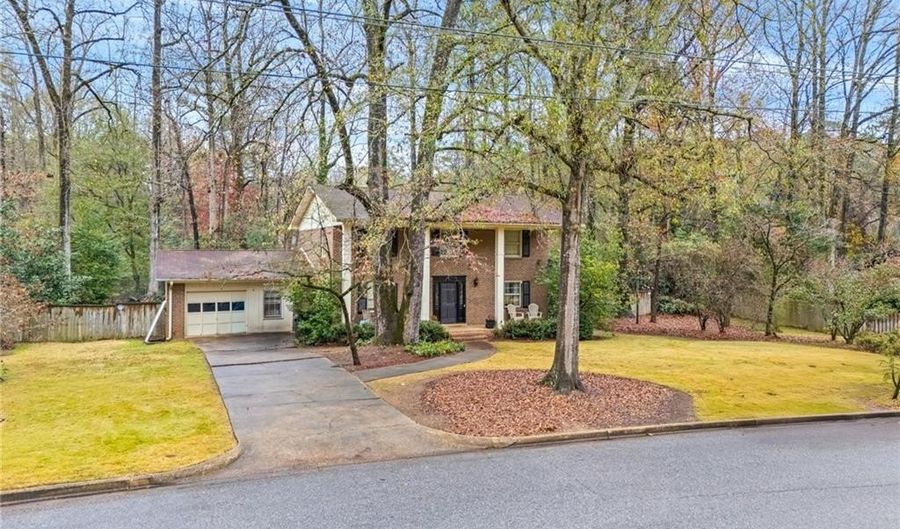 129 CARTER St, Auburn, AL 36830 - 4 Beds, 3 Bath