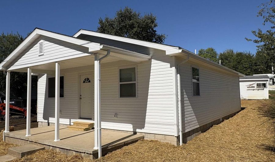 112 W Second St, Birdseye, IN 47513 - 3 Beds, 2 Bath