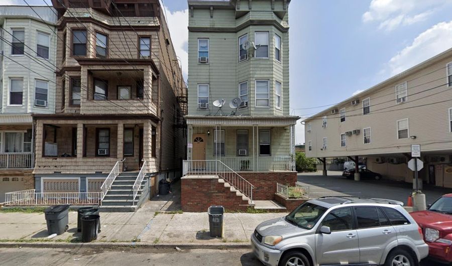 67 ANDREW St 1F, Bayonne, NJ 07002 - 2 Beds, 1 Bath
