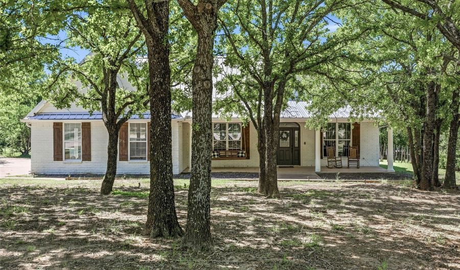 2055 County Road 1370, Alvord, TX 76225 - 3 Beds, 2 Bath