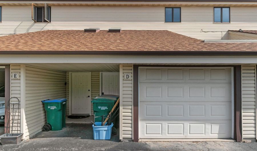 2470 W GLENDALE Ave 2D, Appleton, WI 54914 - 2 Beds, 1 Bath