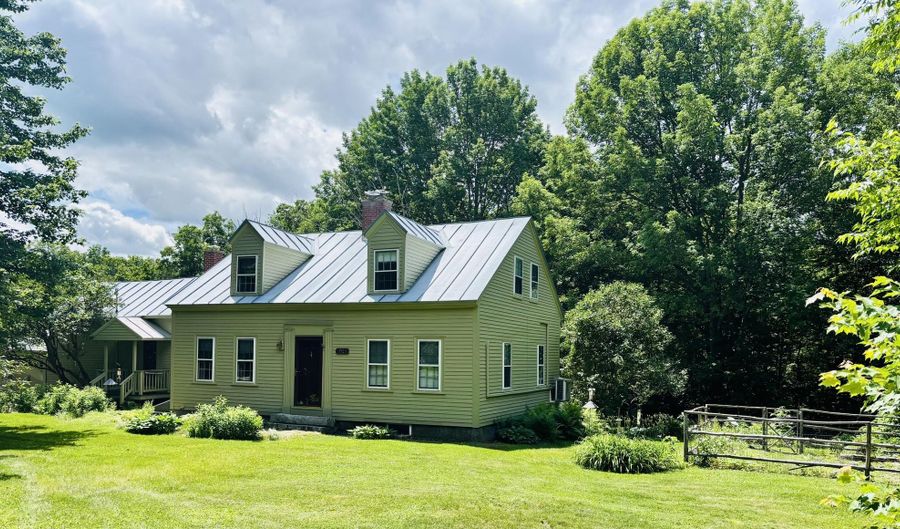 1012 West Rd, Belgrade, ME 04917 - 3 Beds, 2 Bath