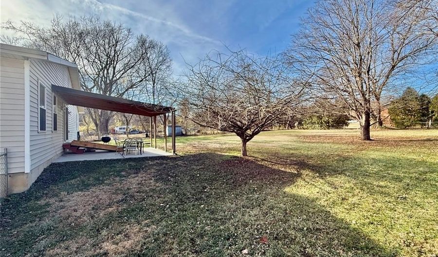 3847 Parkway Ln, Arnold, MO 63010 - 3 Beds, 2 Bath