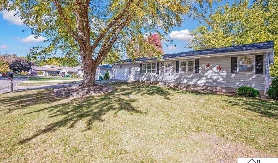 1614 Gateway Dr, Albert Lea, MN 56007 - 3 Beds, 2 Bath