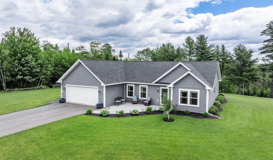 51 Knoll Crest Dr, Bangor, ME 04401 - 3 Beds, 2 Bath