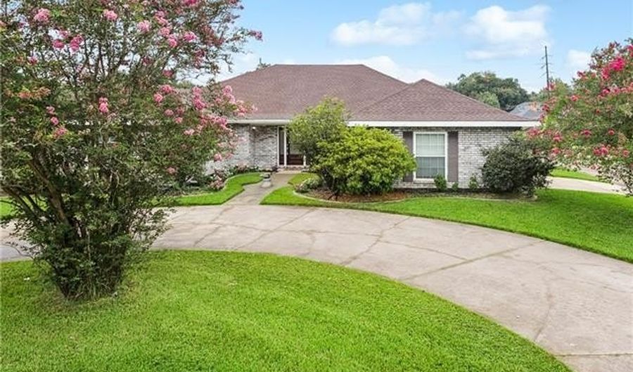 249 SOMERSET St, Laplace, LA 70068 - 3 Beds, 3 Bath