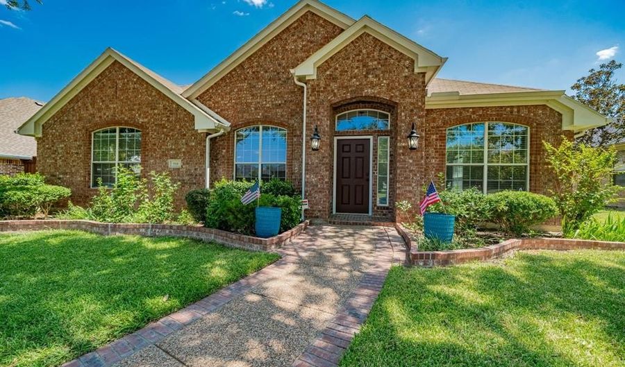 910 Crater Lake Ct, Allen, TX 75002 - 4 Beds, 2 Bath