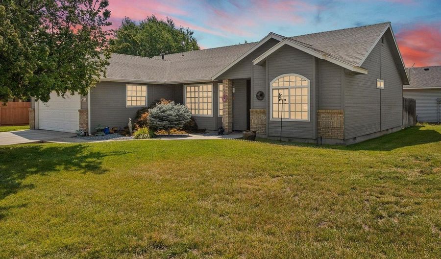 483 S Floyd Dr, Boise, ID 83709 - 3 Beds, 2 Bath