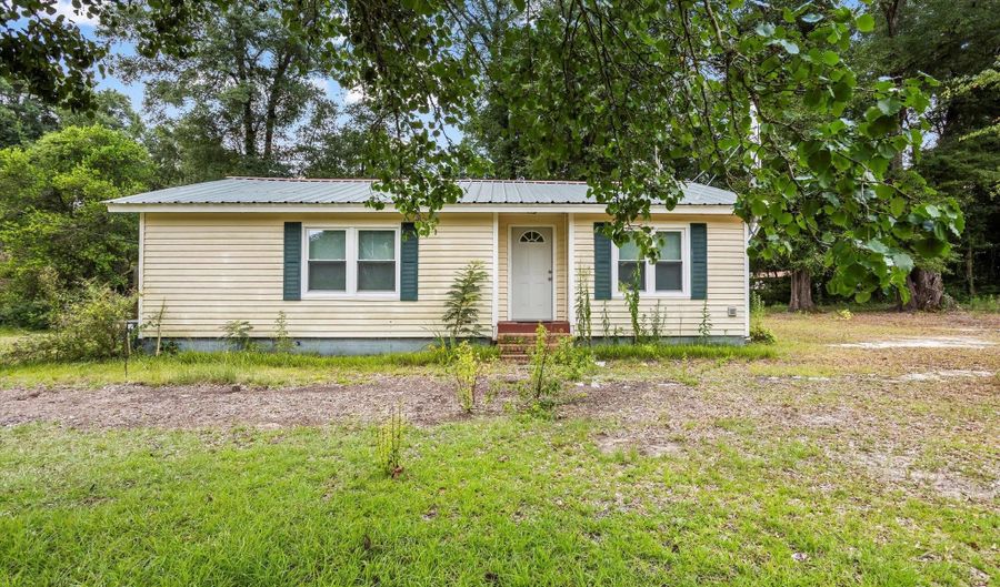 92 Alex Ln, Bamberg, SC 29003 - 2 Beds, 2 Bath