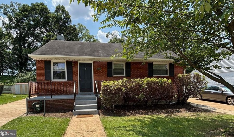 1408 S COLUMBUS St, Arlington, VA 22204 - 4 Beds, 2 Bath