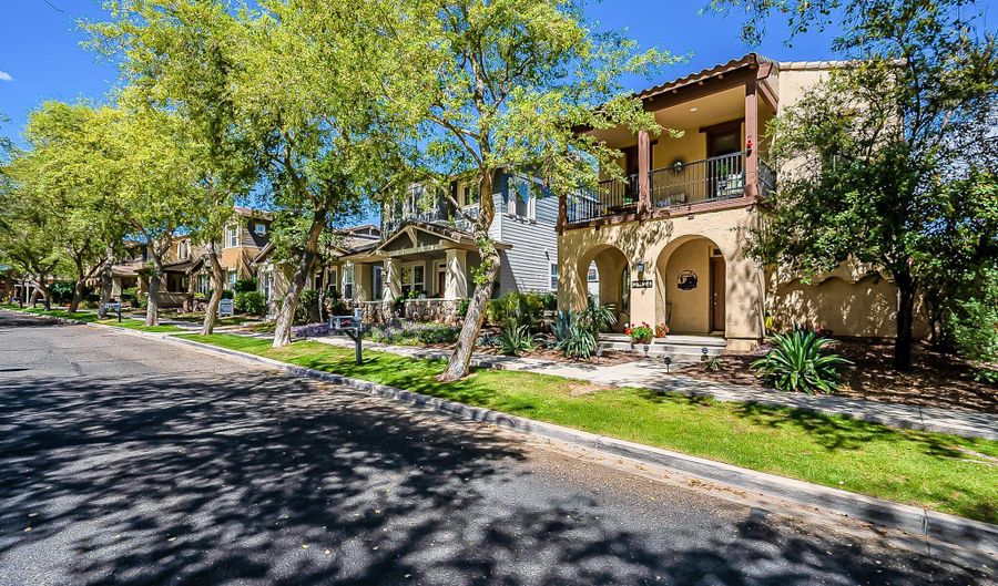 21124 W PROSPECTOR Way, Buckeye, AZ 85396 - 3 Beds, 4 Bath
