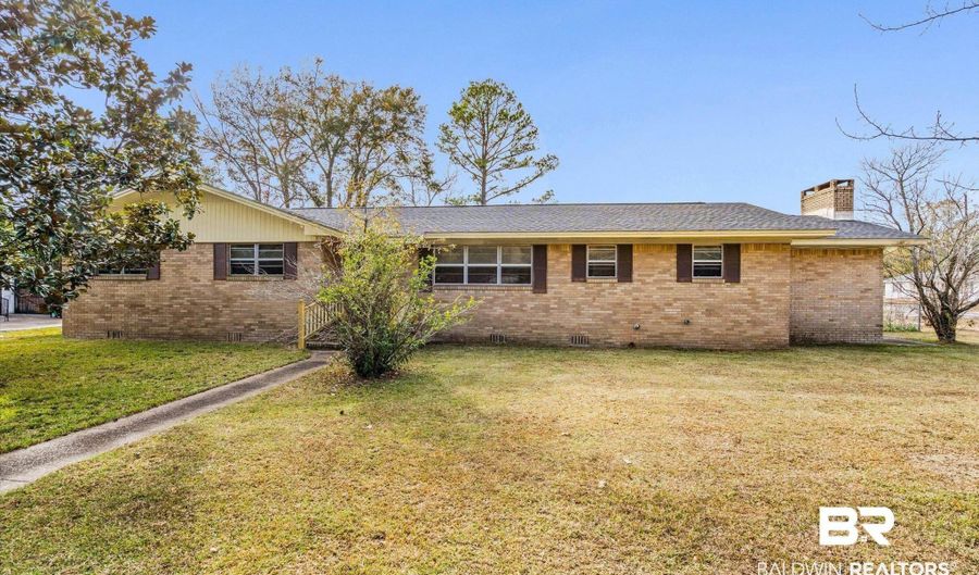 605 N Day Ave, Bay Minette, AL 36507 - 3 Beds, 2 Bath