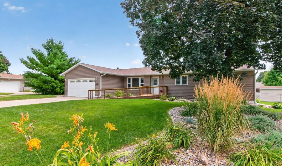 2944 Monroe Dr, Ames, IA 50010 - 4 Beds, 2 Bath