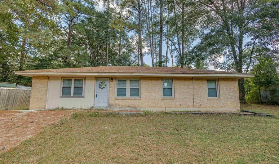 10632 AZALEA Dr, Bastrop, LA 71220 - 3 Beds, 1 Bath