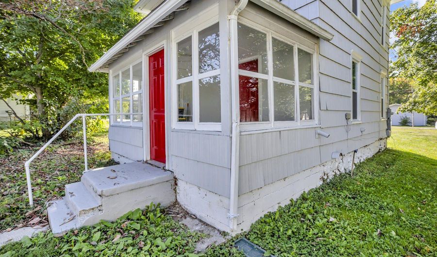 252 W Main St, Addison, MI 49220 - 3 Beds, 1 Bath