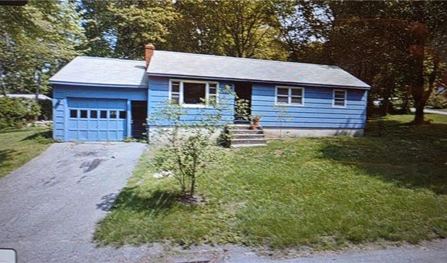 39 Juniper Dr, Hopkinton, RI 02804 - 3 Beds, 2 Bath