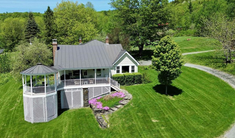 441 Rhoades Hill Rd, Barnard, VT 05031 - 3 Beds, 3 Bath