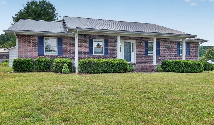 18200 Cleveland Rd, Abingdon, VA 24211 - 3 Beds, 2 Bath
