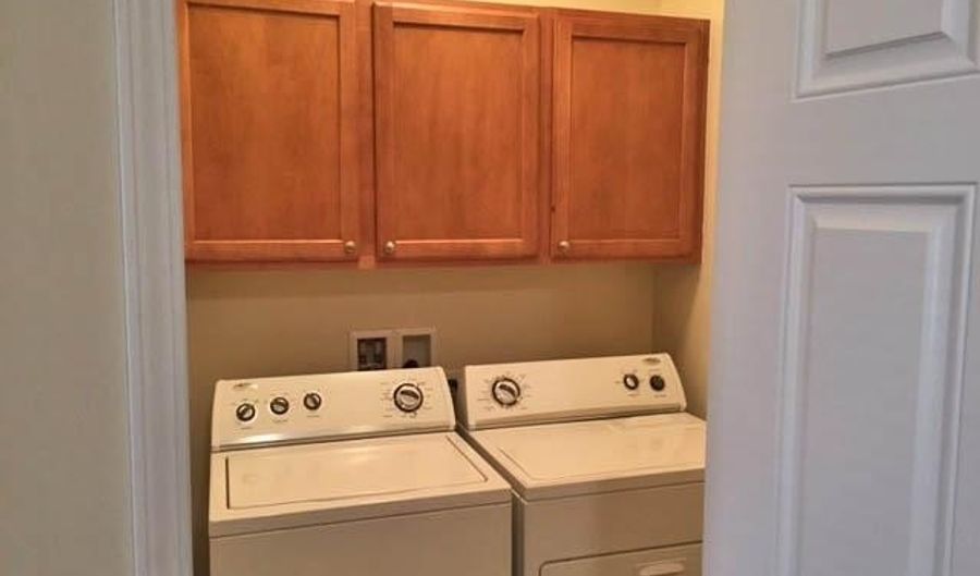 926 W Summerfield Glen Cir, Ann Arbor, MI 48103 - 2 Beds, 2 Bath
