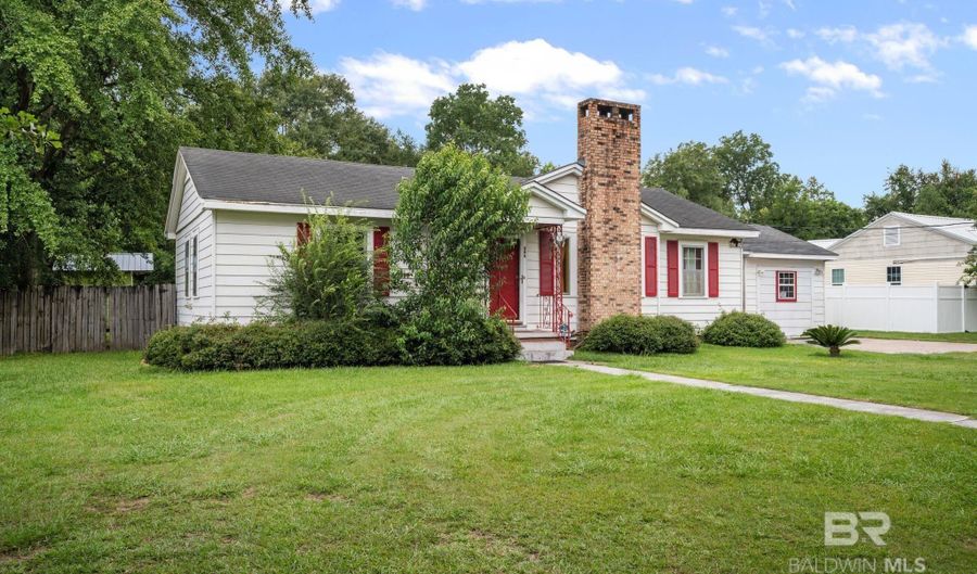 308 4th Ave, Atmore, AL 36502 - 3 Beds, 2 Bath