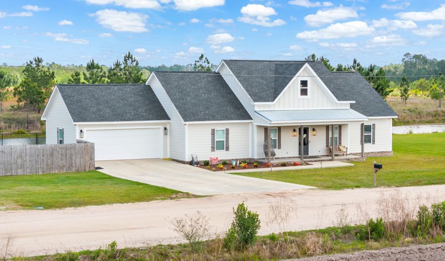 404 Zoarbella Dr, Baxley, GA 31513 - 3 Beds, 2 Bath