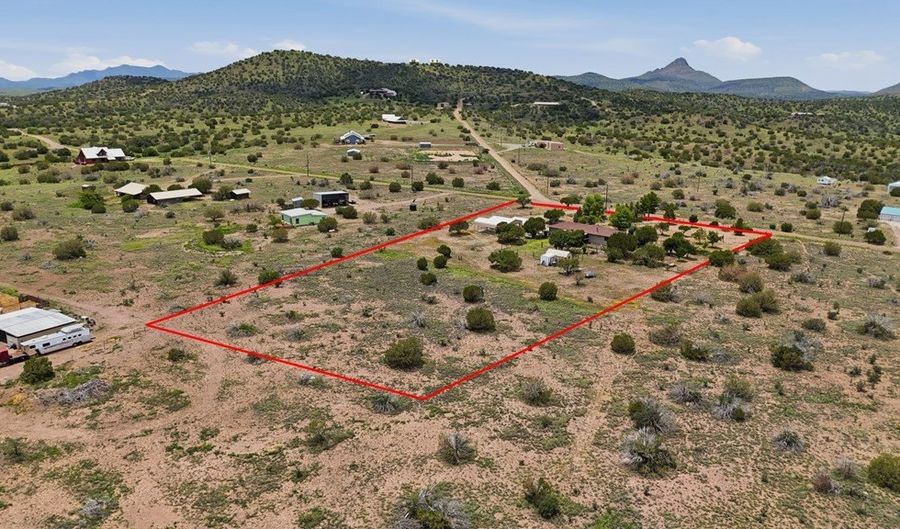 102 S Hackberry Dr, Alpine, TX 79830 - 4 Beds, 2 Bath