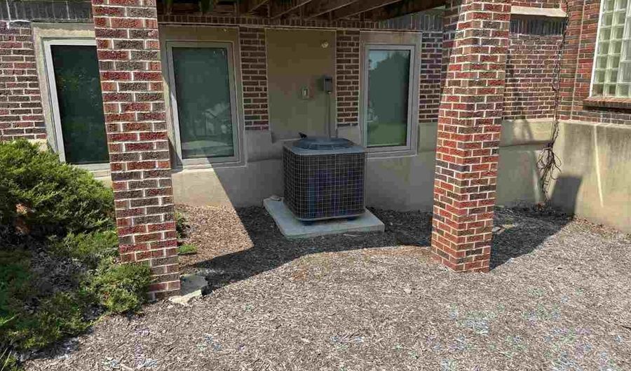 251 Vine St 102, Riverside, IA 52327 - 2 Beds, 2 Bath