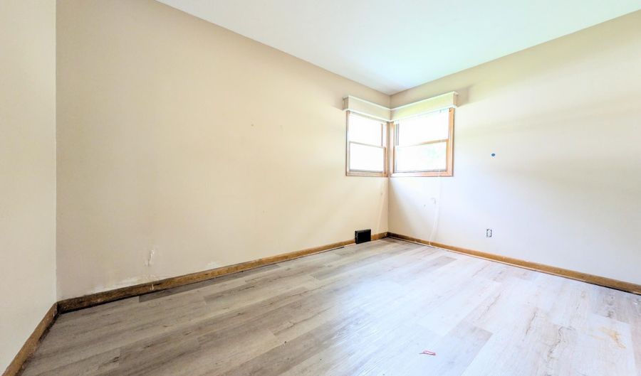 1003 9th Ave, Anoka, MN 55303 - 3 Beds, 1 Bath