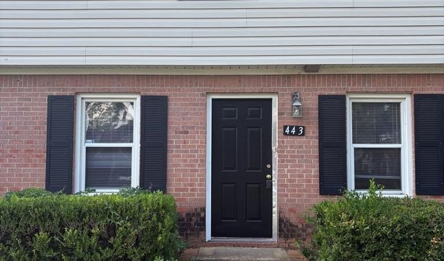 443 Kingswood Dr, Albany, GA 31707 - 2 Beds, 2 Bath