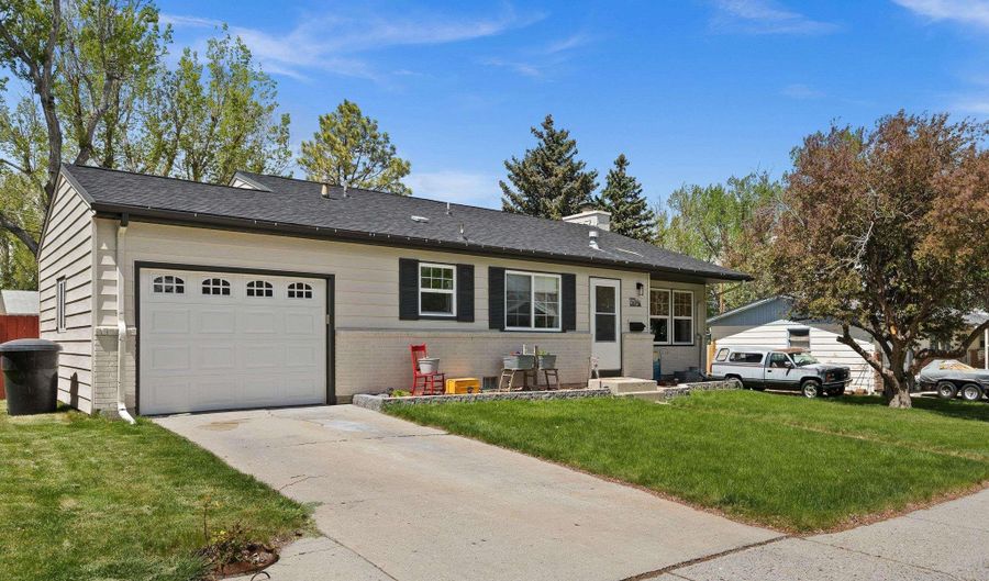 1360 Jamaica Dr, Casper, WY 82601 - 3 Beds, 2 Bath