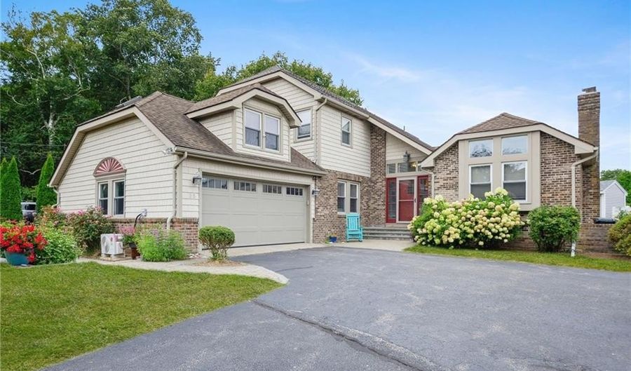 35 Anna Olivo Ct, Narragansett, RI 02882 - 3 Beds, 3 Bath