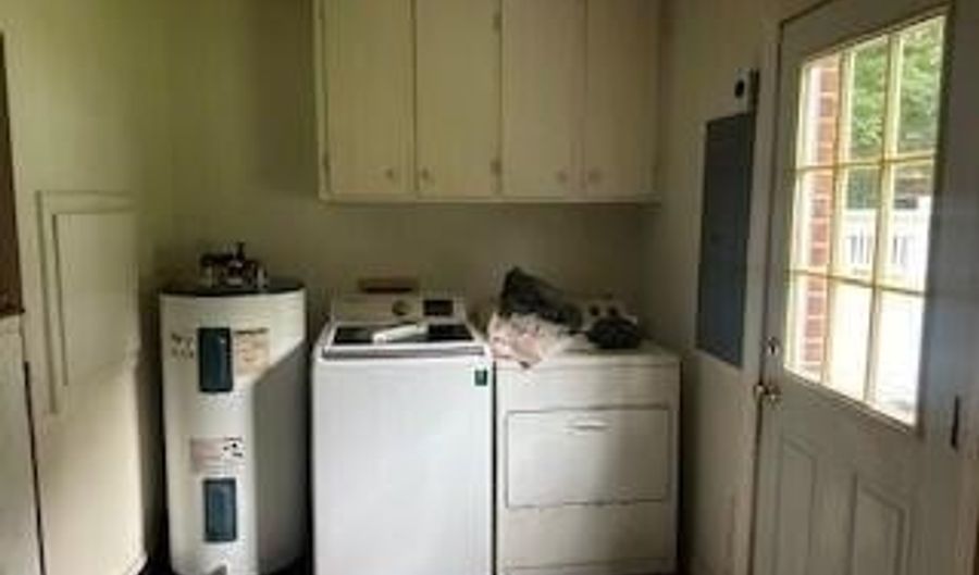 108 Matheson Dr, Ahoskie, NC 27910 - 3 Beds, 2 Bath
