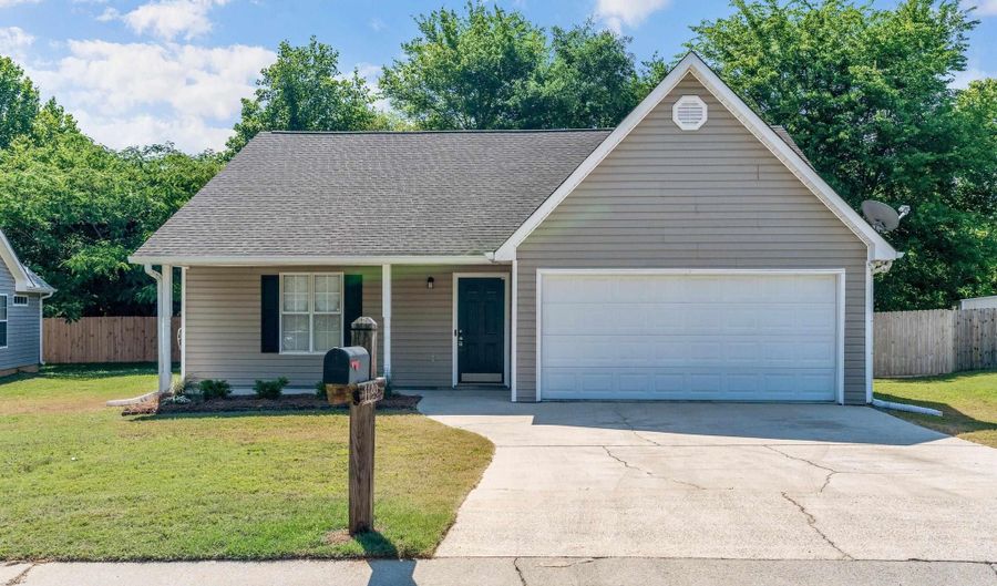 1199 KING ARTHUR Ct, Alabaster, AL 35007 - 3 Beds, 2 Bath