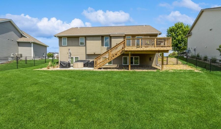 207 NE Georgetown Blvd, Ankeny, IA 50021 - 4 Beds, 3 Bath