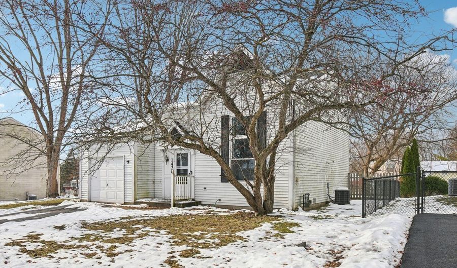 1420 Greenridge Ave, Algonquin, IL 60102 - 3 Beds, 2 Bath