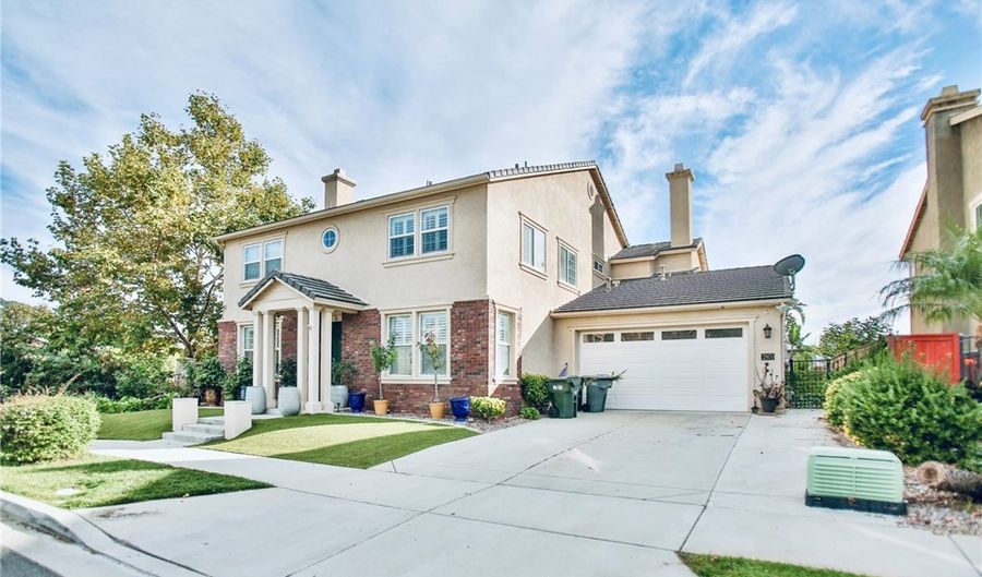 2971 Burnet Dr, Escondido, CA 92027 - 5 Beds, 4 Bath