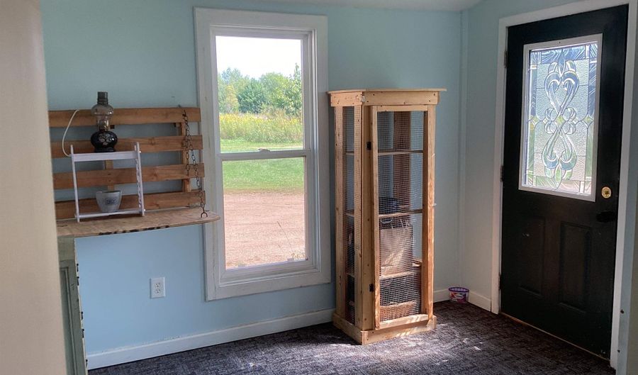 236934 EAU CLAIRE RIVER Rd, Aniwa, WI 54408 - 5 Beds, 3 Bath