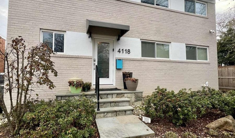 4118 18TH Road N Unit Middle Floor Middle Floor, Arlington, VA 22207 - 2 Beds, 2 Bath