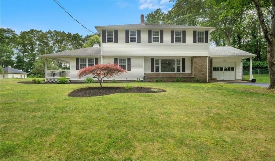 15 Bestwick Trl, Coventry, RI 02816 - 4 Beds, 3 Bath